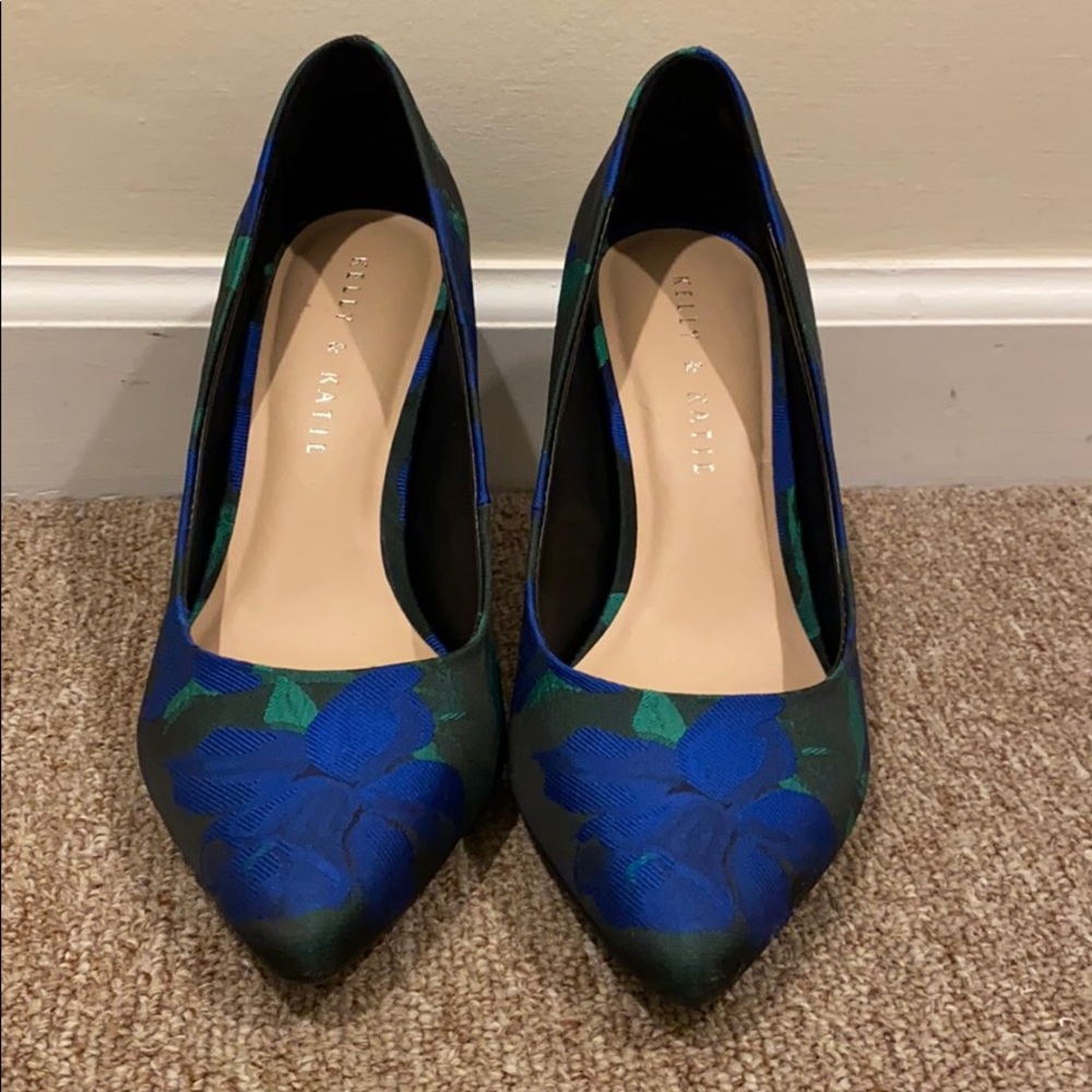 Kelly & Katie floral heels size 7.5